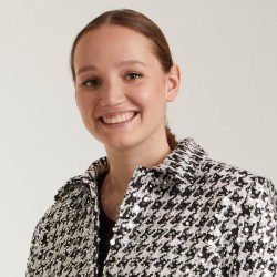 Patron de couture Nancy, la veste chic à l’esprit couture intemporel