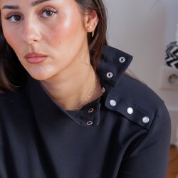 Sewing pattern Erell, the mock-neck tee with a chic button detail