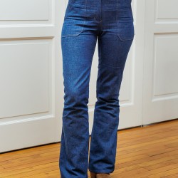 Sewing pattern Philippine, the retro-inspired flare pants with patch pockets